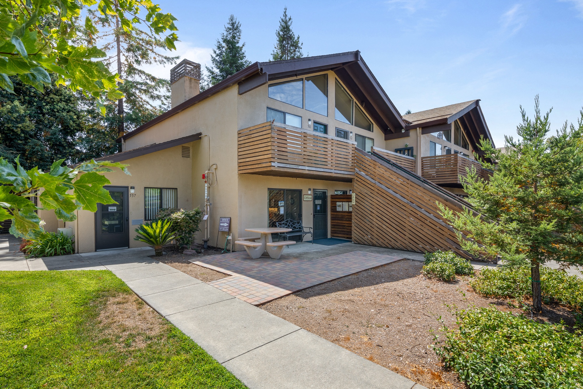 Edgewood Apartments photo 4